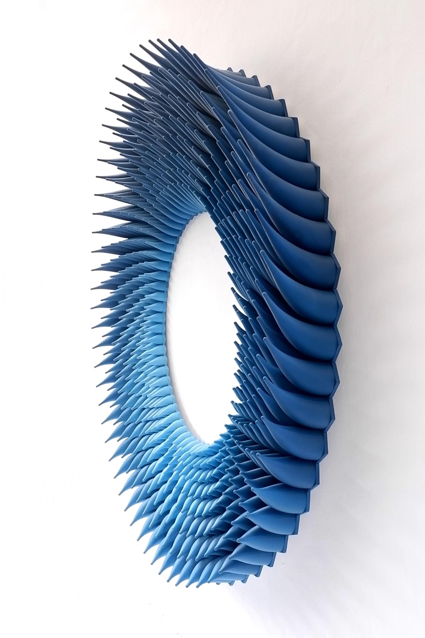 Jagged Loop | Herschel Shapiro | Modern Dimensional 3D Wall Art Mosaic 